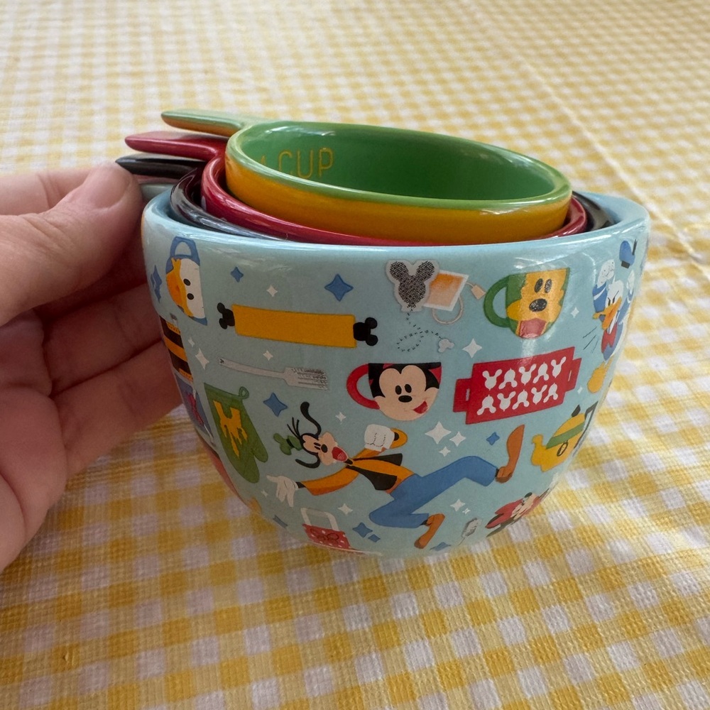 Disney set of 4 Colorful Measuring Cups Set
